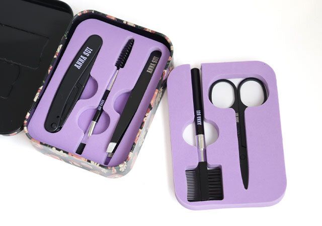 宝島社雑誌付録sweet11月号増刊のANNA SUIフラワー缶ケース＆眉毛グルーミング5点セット2