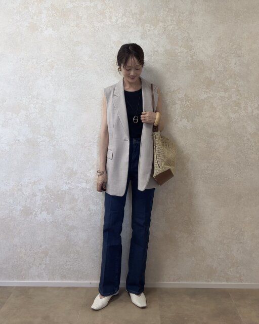 着回しコーデ②ベージュジレで大人カジュアルコーデ