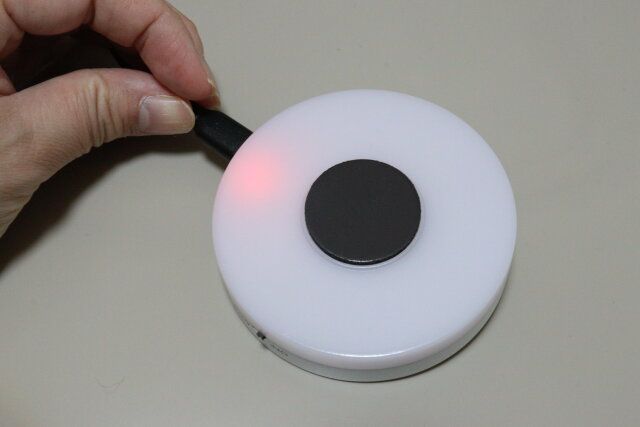 ダイソー LEDシルエットライト 歩く猫 充電