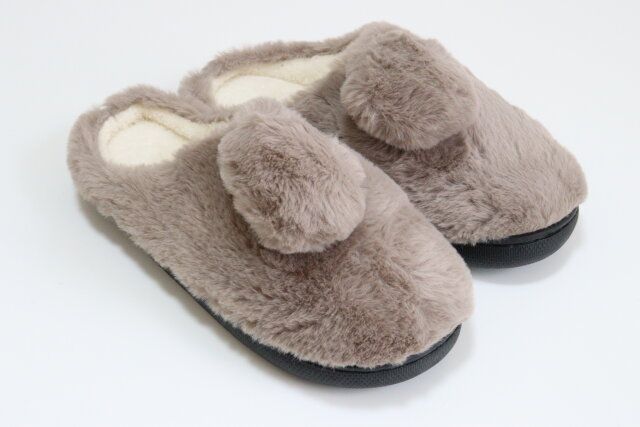 ダイソーの外でも履けるスリッパ（ぽんぽん）2