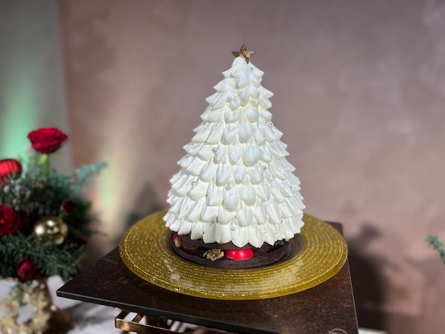 横浜ベイシェラトンの「2025クリスマスケーキ」