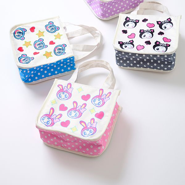 ルクア大阪ナルミヤキャラクターズ POP UP SHOPで販売される「キャラ総柄ランチバッグ」