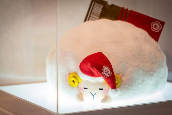 EXPO 2025 バーチャル万博で、大阪芸術大学生がパッケージを考案した未来のお菓子展示