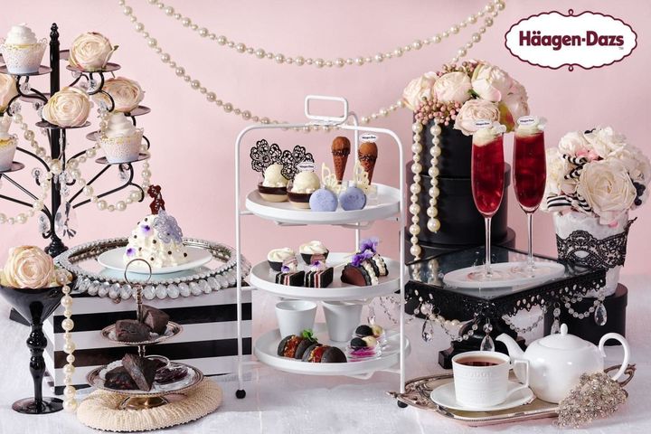 『モノクロ・ゴシックアフタヌーンティーwith ハーゲンダッツ』