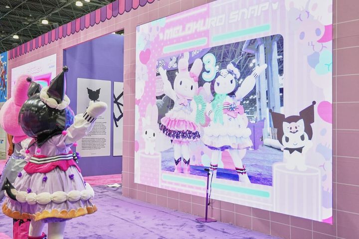 画面の見本に合わせてポーズ！MELOKURO SNAP(メロクロスナップ)