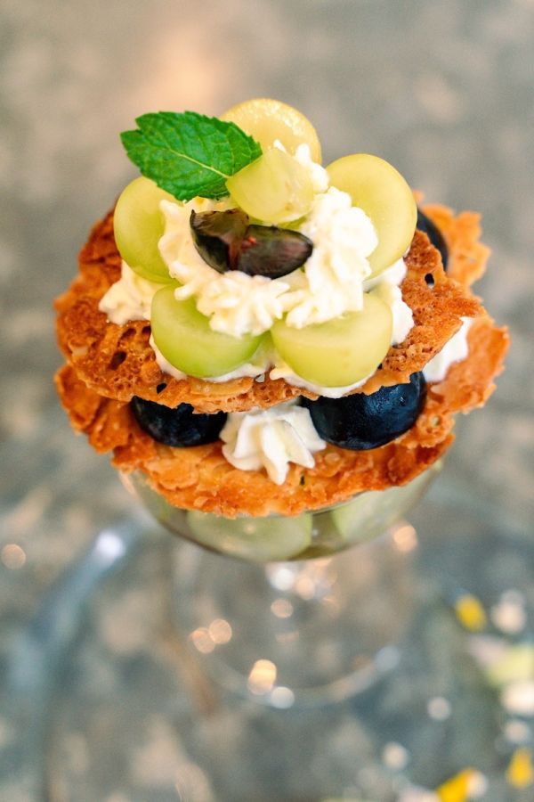 上から見た「シャインマスカットのパフェ」