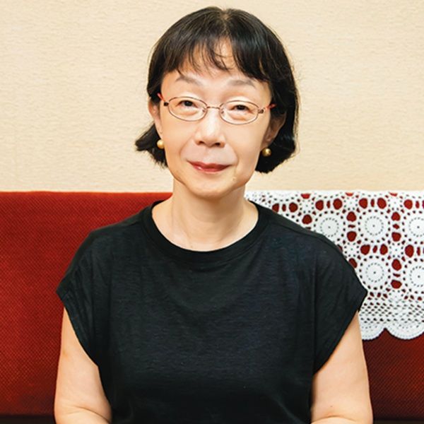 こんどう・ようこ 1957年、新潟県生まれ。大学在学中に漫画家デビュー。文芸作品の漫画化も多く、津原泰水原作『五色の舟』で文化庁メディア芸術祭マンガ部門大賞受賞。