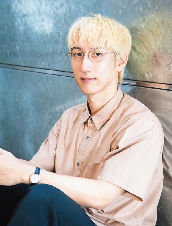 書くことを通し、現代を鋭く照射する朝井リョウさん