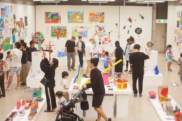 【東京都目黒区】アトリエ教室「Visions Palette」が展覧会開催！子どもたちの作品約700点を展示