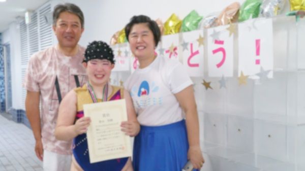 【東京都国立市】障がい者スイミング発表会開催。障がい者スポーツの理解促進と交流を図る