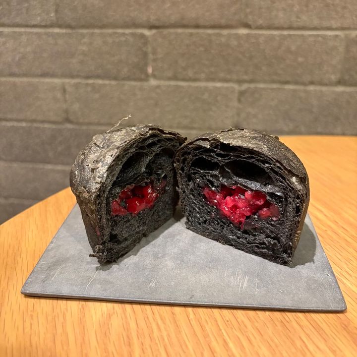 スタバ ハロウィン チョコ＆ベリーデニッシュ