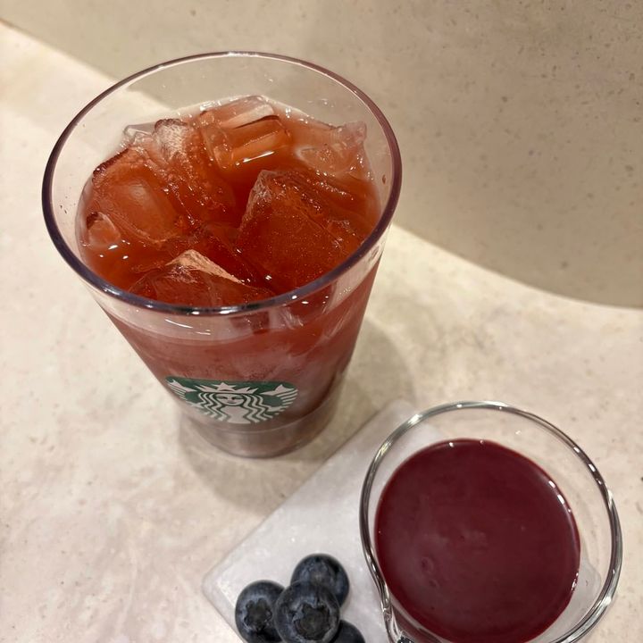 スタバ アサイー ベリー ゆず シトラス & ティー（アイス）