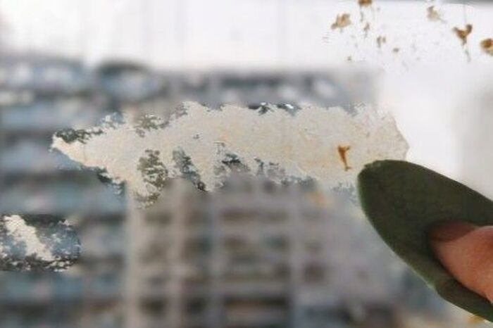 窓ガラスの「ガムテープ跡」をキレイに剥がすには？あわや失敗！？と思いきや…最後までやり遂げた話。