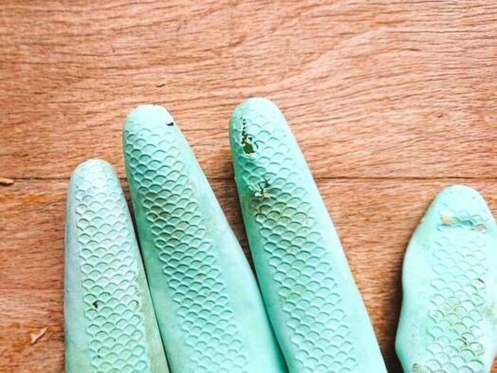 窓ガラスの「ガムテープ跡」をキレイに剥がすには？あわや失敗！？と思いきや…最後までやり遂げた話。