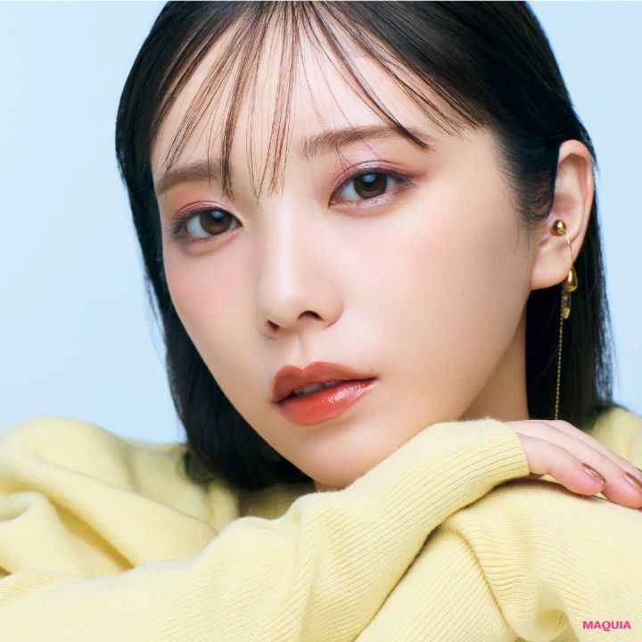 マキア 秋メイク 2025 元乃木坂46 与田祐希 偏光モーブブラウン 色アイシャドウ