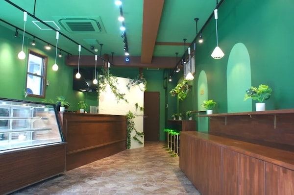 プラントケーキで話題の「パティスリー コンサクレ」が神戸・北野異人館街にオープン！