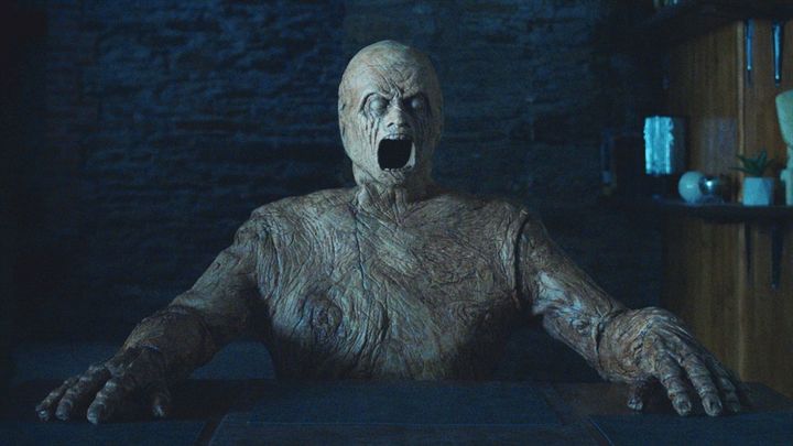 映画『視える』場面写真 （C）2023 Shudder ／ Keeper Pictures Limited ／ Nowhere Content Inc All Rights Reserved width=