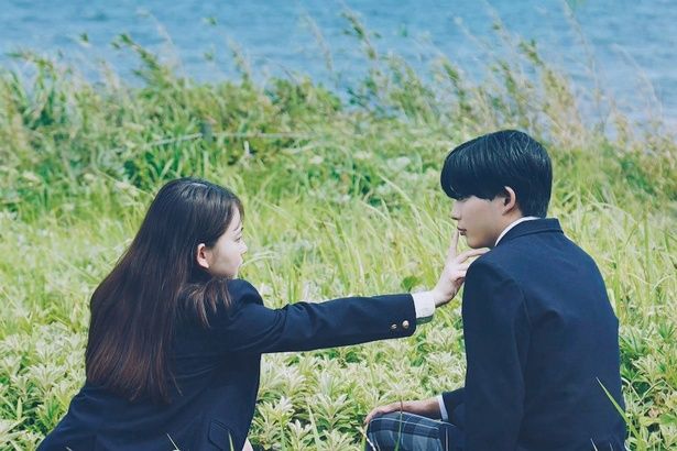 「僕の恋人は殺人犯でした…」衝撃の恋愛小説「恋に至る病」を実写映画化 [c]2025『恋に至る病』製作委員会