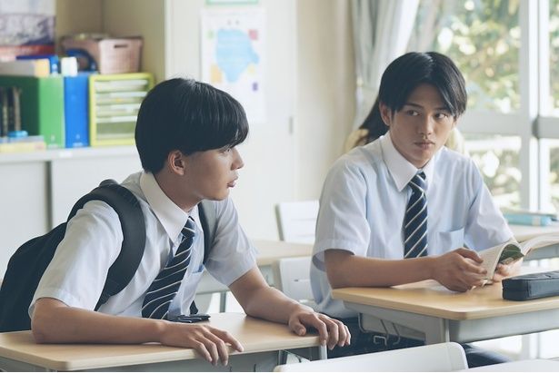 長尾謙杜演じる宮嶺は、内気な性格で周囲との壁を作りがちな男子高生 [c]2025『恋に至る病』製作委員会