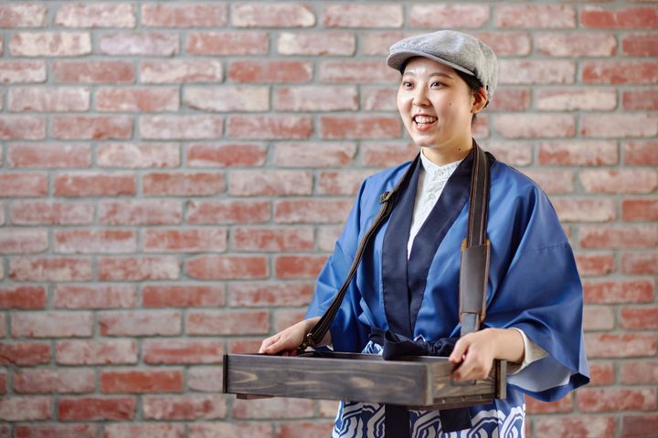 懐かしい立ち売りスタイル