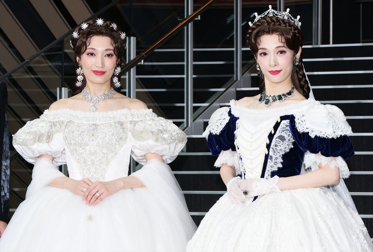 輪*要様 【貴重！本物！】愛と革命の詩　宝塚　台本　明日海りお　望海風斗　柚香光 輪*要様 【貴重！本物！】愛と革命の詩 宝塚 台本 明日海りお