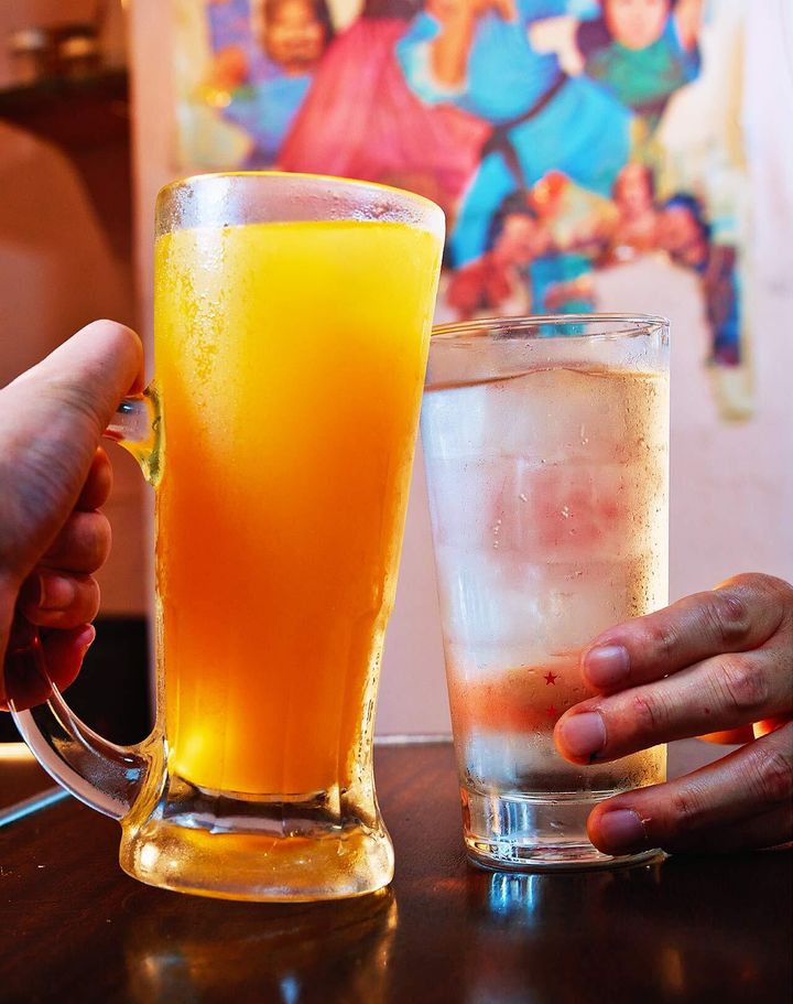 神泉『タイ東北モーラム酒店』の「カルダモンソーダ」、「ビールのマンゴー割り」