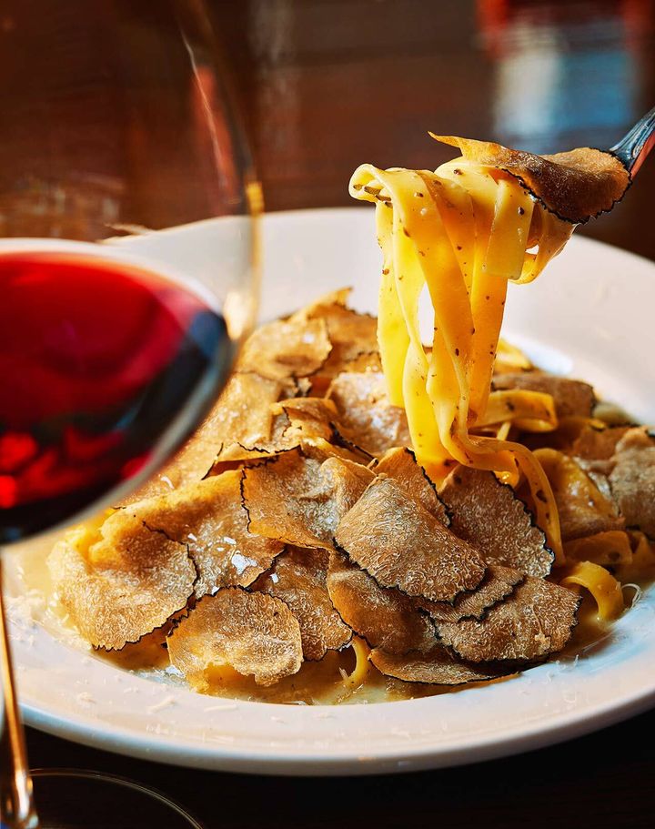 神泉『アリーナ ヴィーノ トラットリア』の「サマートリュフの手打ちタリアテッレ」