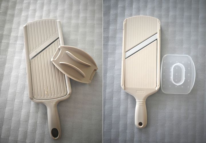 ニトリ「厚み調節スライサー」1190円（左）と京セラ「セラミックスライサー（厚み調節機能付き）」2200円（右）