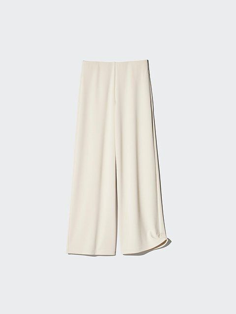 ユニクロのクレープジャージーストレートパンツ