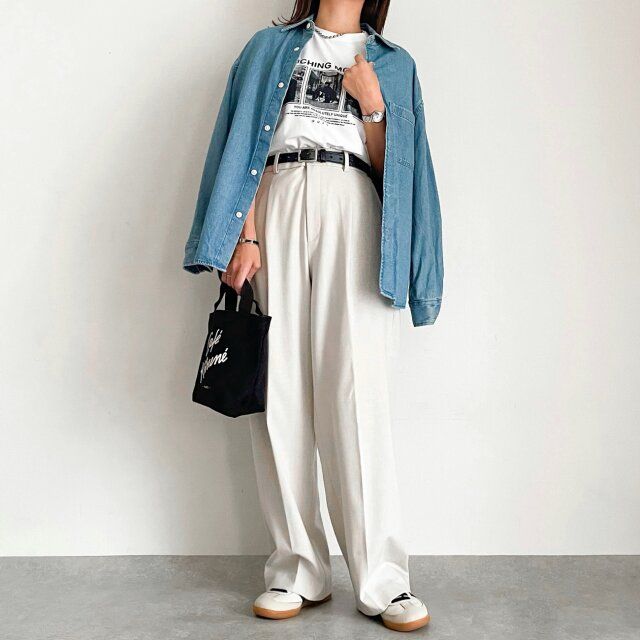 フォトTやスニーカーのカジュアル度高めなアイテムを投入