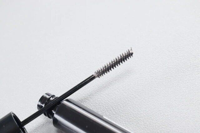 ダイソー UGT パールカラーマスカラ 01c