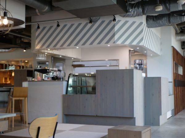 東京・表参道のベーカリーカフェ「パンとエスプレッソと」の和食ブランド「和レ和レ和」関東初出店の「湘南食堂」の店舗内観