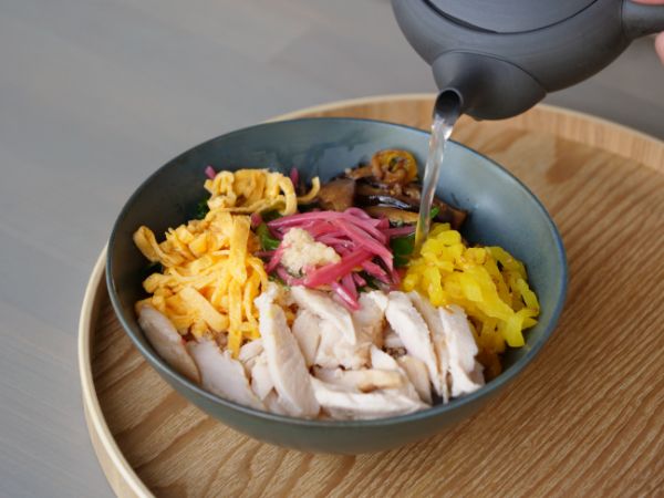 東京・表参道のベーカリーカフェ「パンとエスプレッソと」の和食ブランド「和レ和レ和 湘南食堂」のお茶漬けメニューイメージ