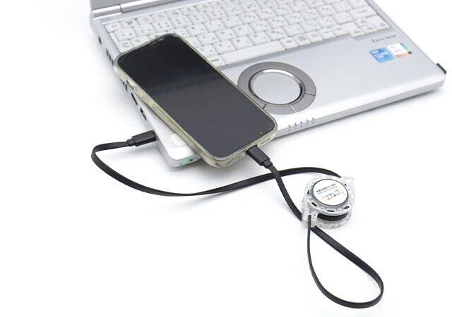 ダイソーの充電・通信C－Cケ－ブル（リール伸縮式）2