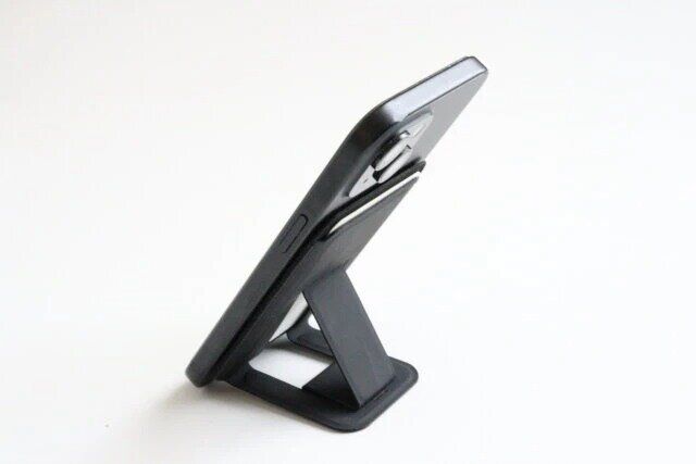 ダイソーのスタンド付マグネットカードケース3