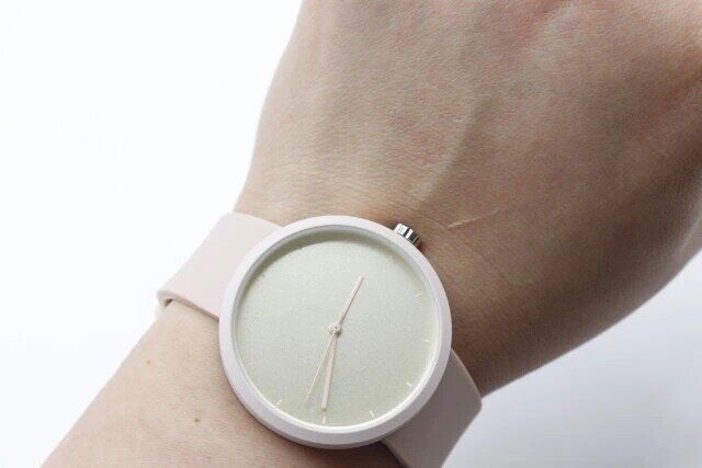 ダイソーのシンプル時計（PK）1
