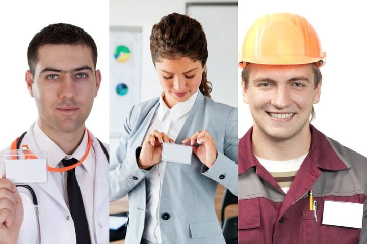 ファーストネームと関連した職業や都市を選択する傾向が確認される