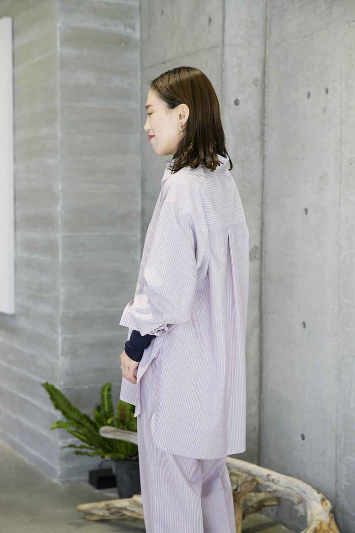 画像: 【カオス】シャツ¥47,300、パンツ¥39,600、タートルネックトップス¥15,400 www.dot-st.com