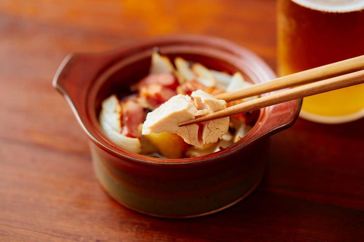 ベーコン、玉ねぎを煮る