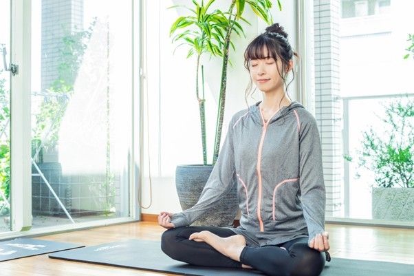 ヨガ 女性