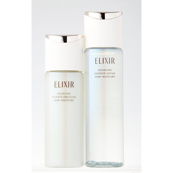 〈ELIXIR〉のリフトモイストローション（右）&リフトモイストエマルジョン（左）