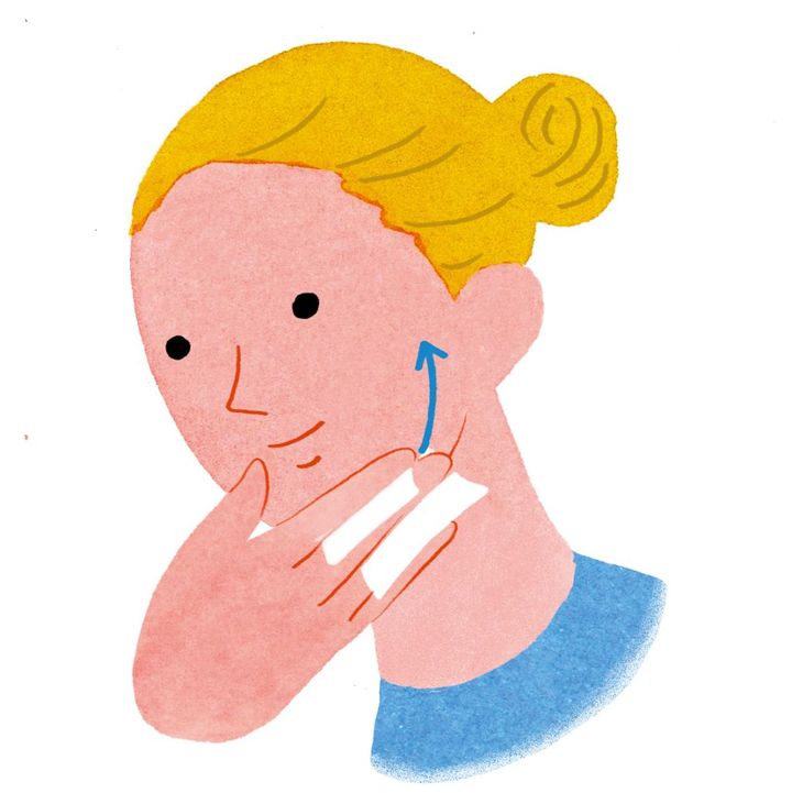 季節の変わり目の敏感・ゆらぎ肌スキンケアのやり方 ①コットンパッティングで乾いた肌にうるおいチャージ！