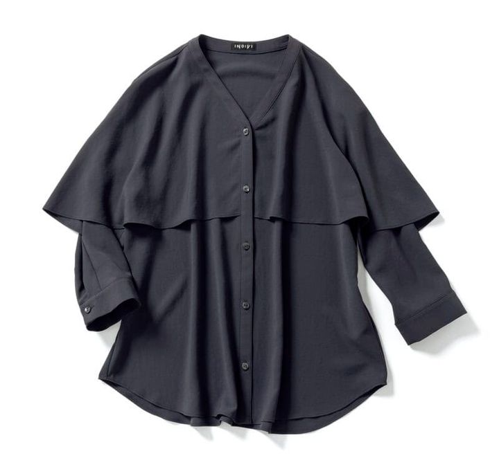 ブラウス1万4960円（インディヴィ／ワールド プレスインフォメーション）