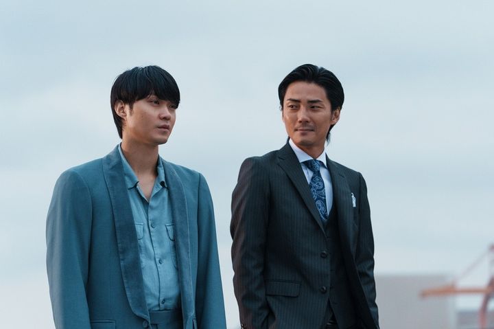 左がバンダ、右がヤバ © 麻生羽呂・小学館／ROBOT