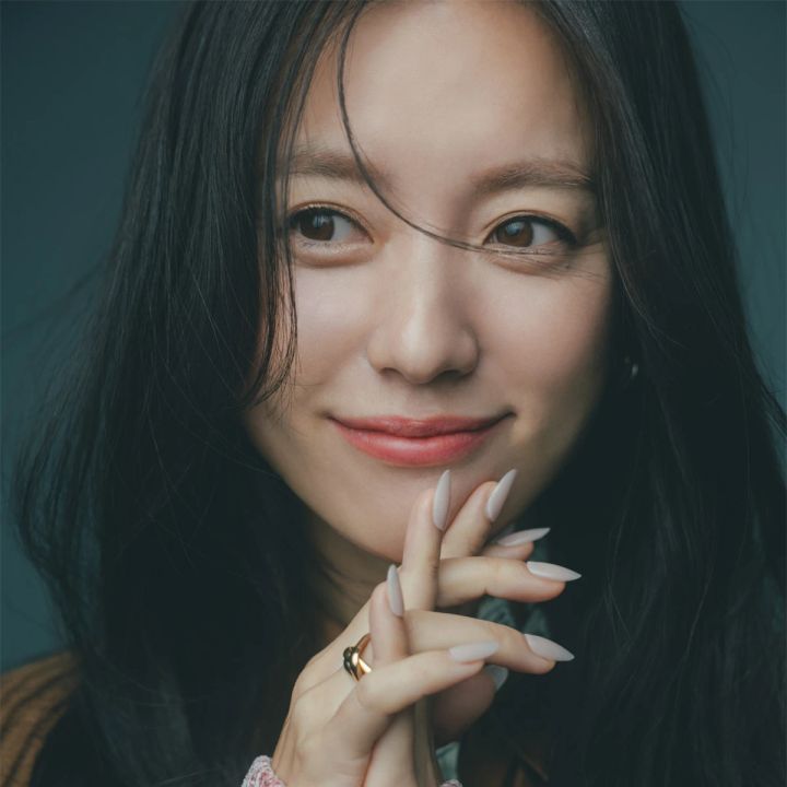 【ハン・ヒョジュさん】「撮影現場は小栗旬さんと赤西仁さんの差し入れバトル（笑）」〈「匿名の恋人たち」インタビュー前編〉_2