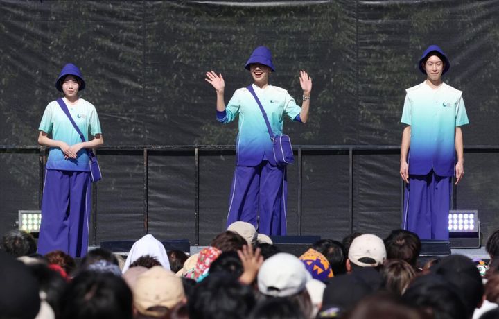 2024年10月にお披露目された大阪ヘルスケアパビリオンのアテンダントユニフォーム