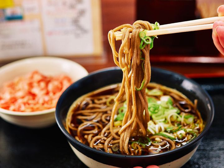 神泉『みさわ』の「紅天」、「かけそば」