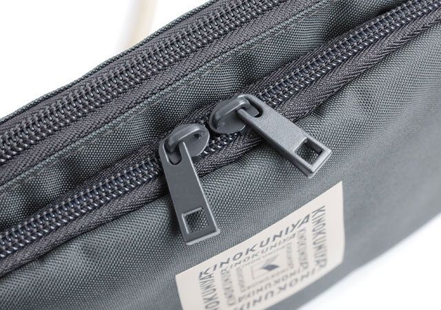 フロントポケットダブルファスナー