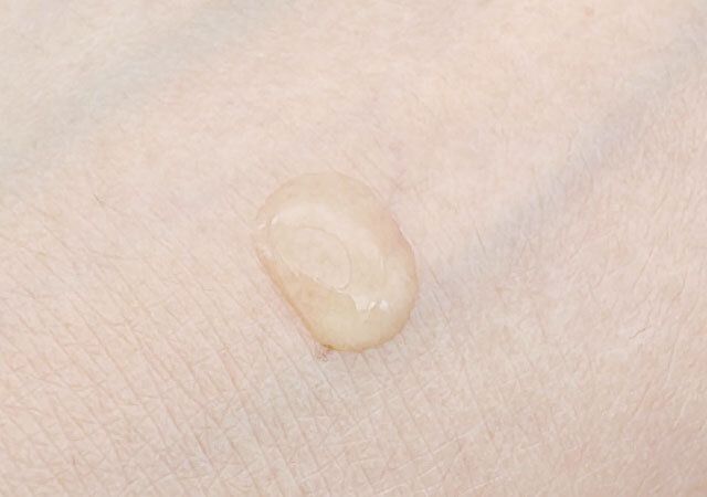 SOFINA iP 〈薬用〉角層トーニングセラム 肌に付ける