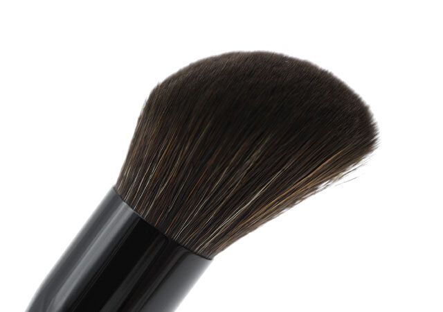 ロージーローザ パウダーブラシEX＜アングルド＞ 斜めカットのアングルド形状